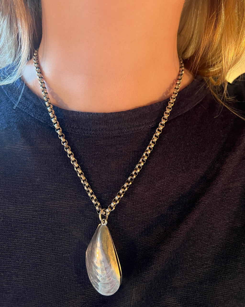 Victorian Silver Shell Vinaigrette Pendant