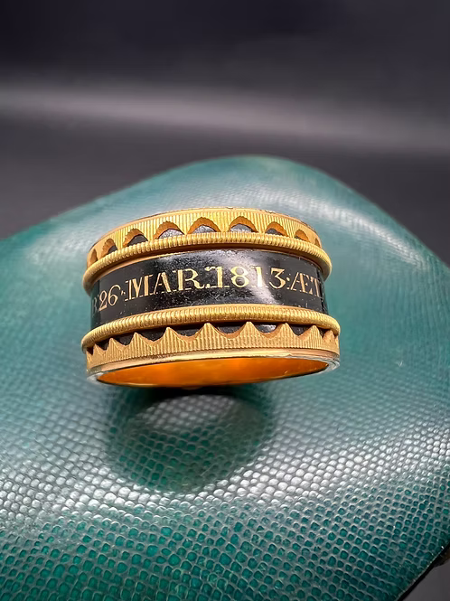 Scalloped Mourning band 1813
