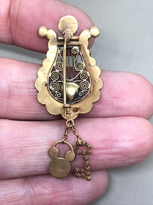 Georgian Lyre