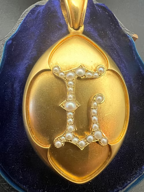 London and Ryder 15ct Victorian Lozenge Pendant