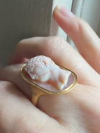 Princely Cameo