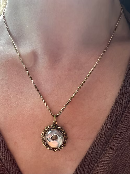 Pointer Essex Crystal Pendant