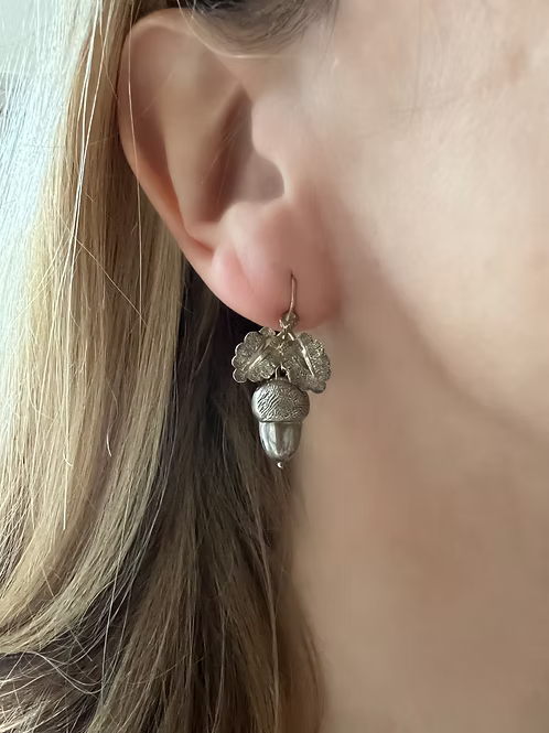 Victorian Acorns