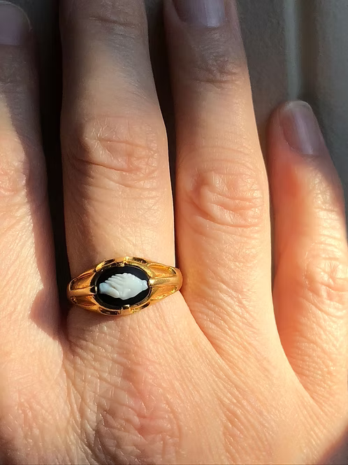 Fede Hardstone Cameo Ring