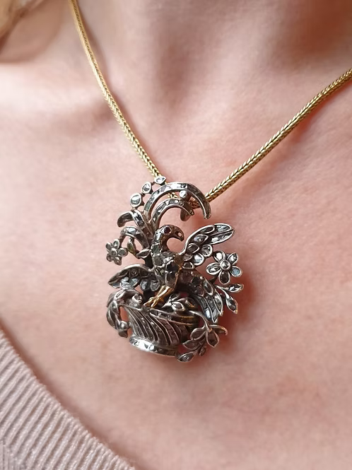 Rococo Diamond Bird