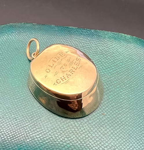 Horseshoe Locket from Olide