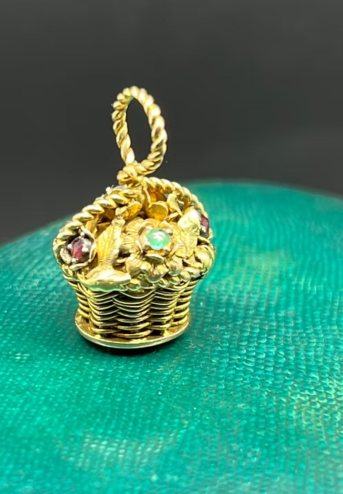 Georgian Regard Basket Charm
