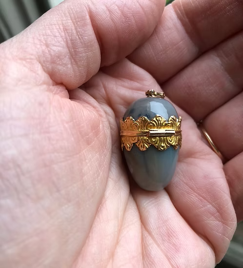 Bonbonniere pendant c.1760