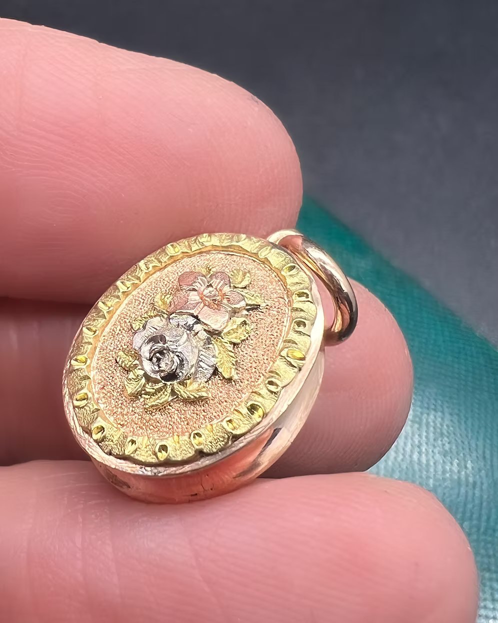 Tri-colour Gold Pendant