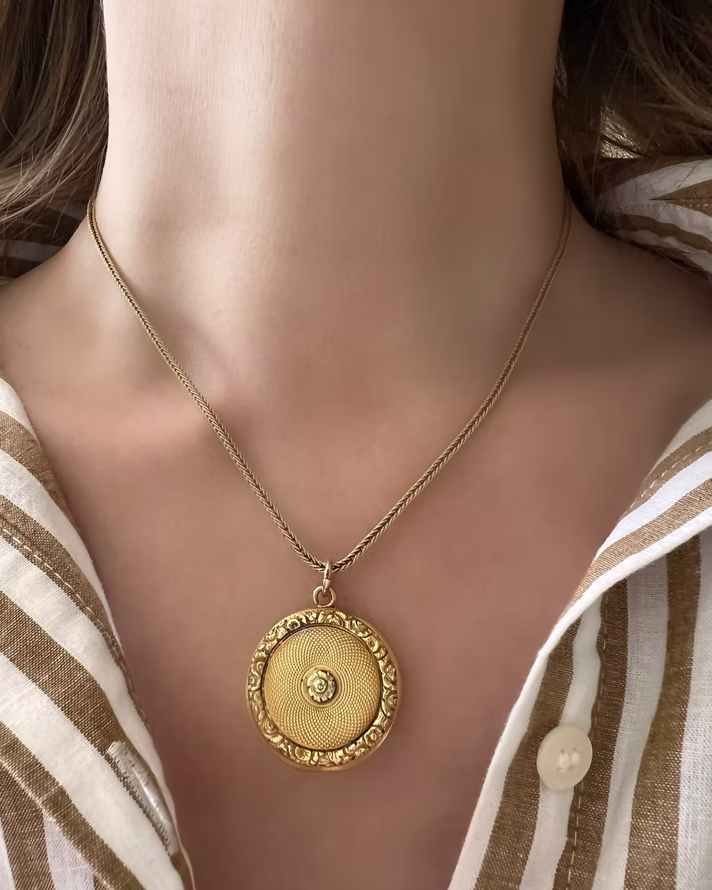 18 carat Victorian Locket Pendant