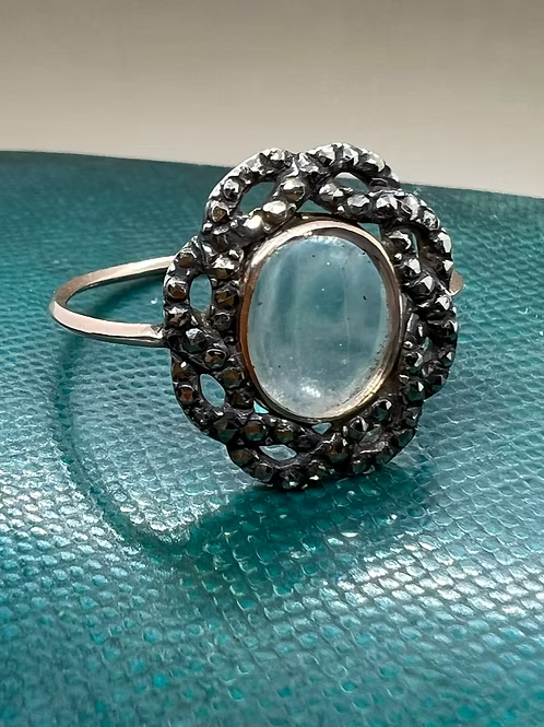 Ribbon Border Locket Ring c.1760
