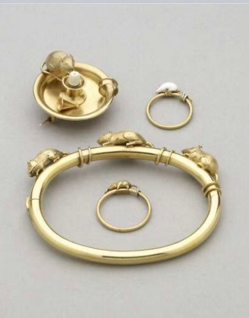 Thornhill Mouse Ring