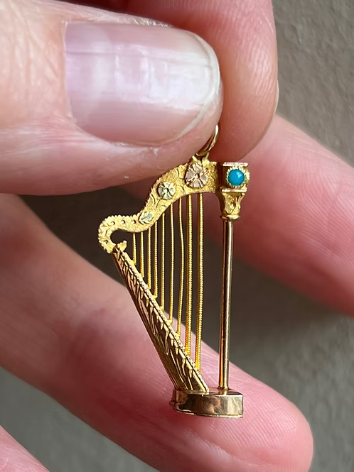 Regency Harp Charm