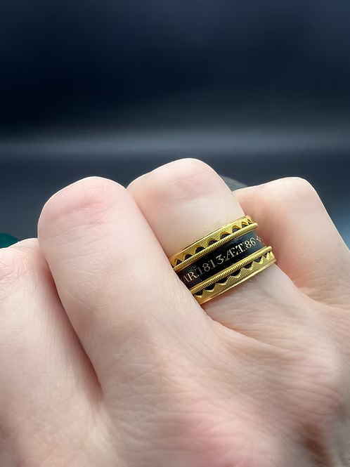 Scalloped Mourning band 1813