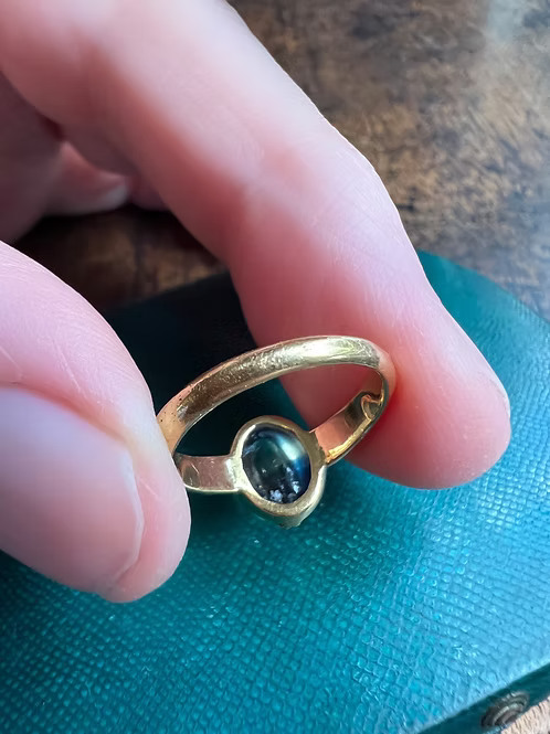 Cabochon Bi-colour Sapphire Ring