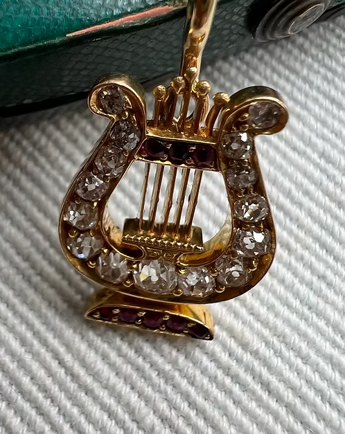 Diamond and Ruby Lyre