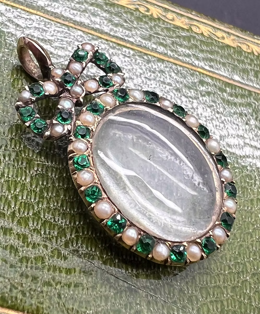 c18th Locket Pendant