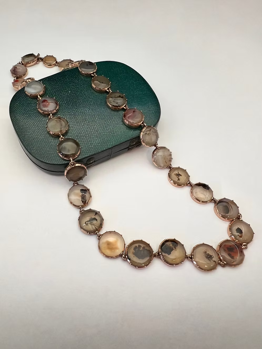 Georgian Moss Agate Riviere