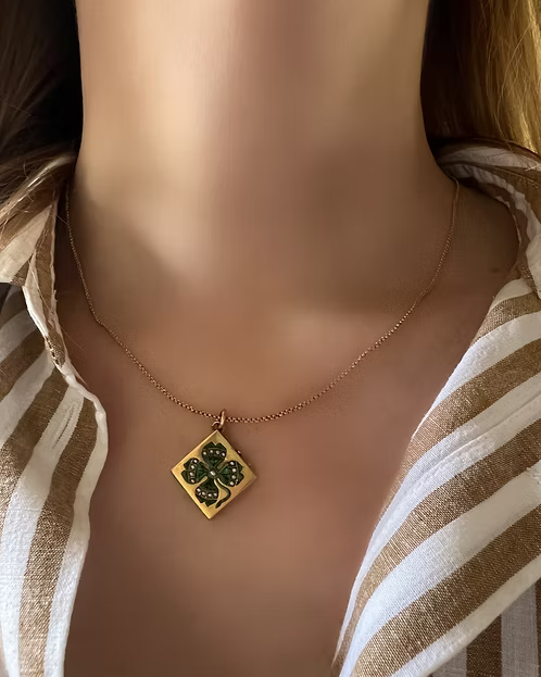 18ct Enamel Clover Locket