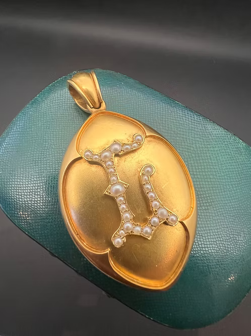 London and Ryder 15ct Victorian Lozenge Pendant