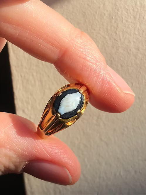 Fede Hardstone Cameo Ring