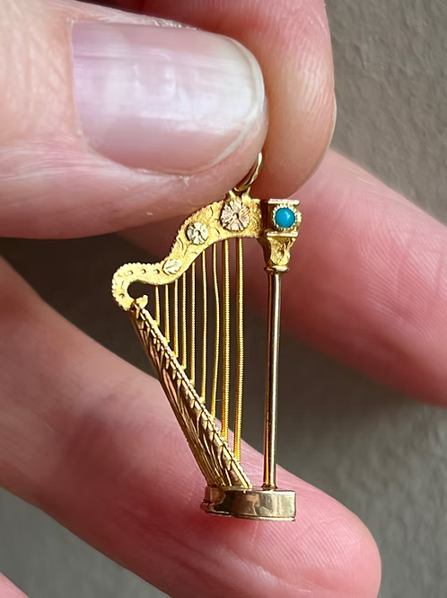 Regency Harp Charm