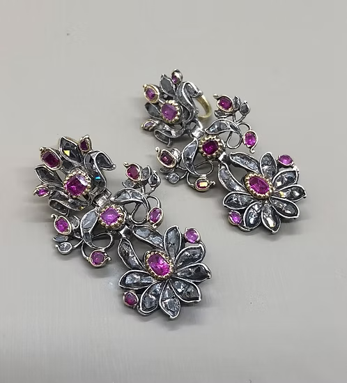 Giardinetti Pendeloque Earrings
