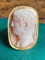 Princely Cameo
