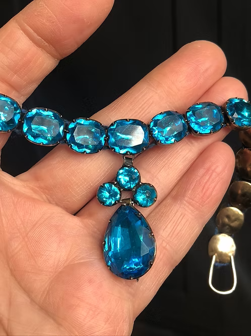 Electric Blue Paste Collar