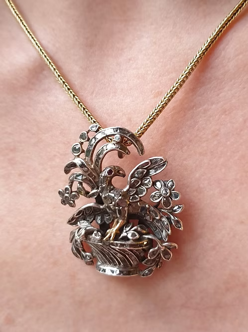 Rococo Diamond Bird