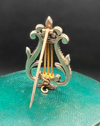 Diamond Lyre