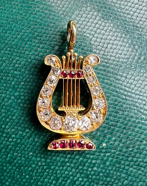 Diamond and Ruby Lyre