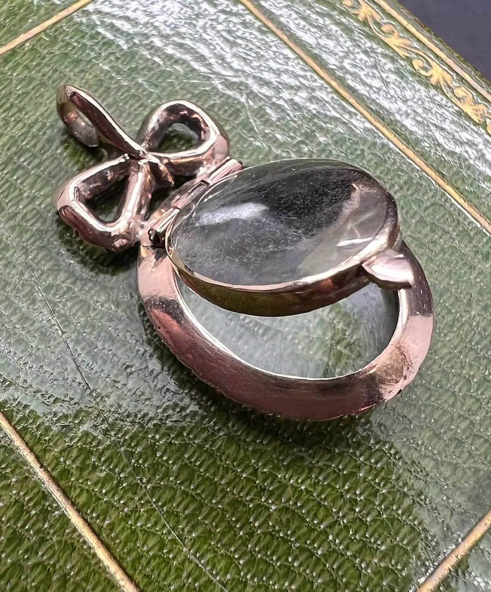 c18th Locket Pendant