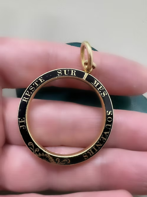 Je Reste Sur Mes Souvenirs