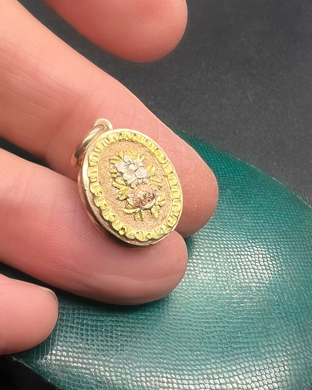 Tri-colour Gold Pendant