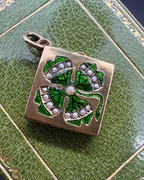 18ct Enamel Clover Locket