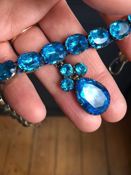 Electric Blue Paste Collar