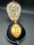 London and Ryder 15ct Victorian Lozenge Pendant