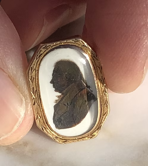 Silhouette Ring