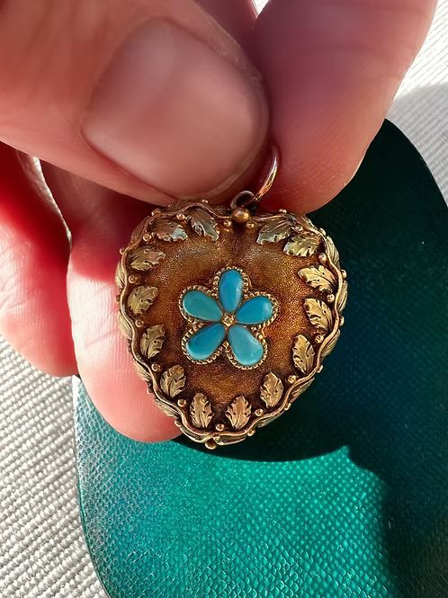 Regency 2 colour gold heart pendant