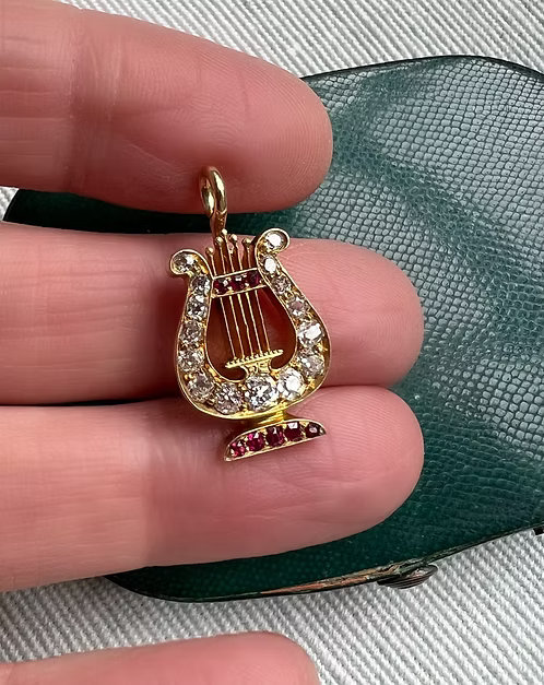 Diamond and Ruby Lyre