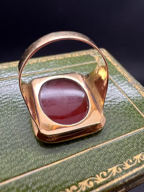 Early Carnelian Signet