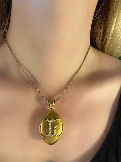 London and Ryder 15ct Victorian Lozenge Pendant