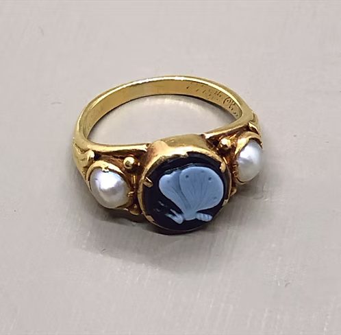 Butterfly Cameo Mourning ring for Elizabeth Chute 1842