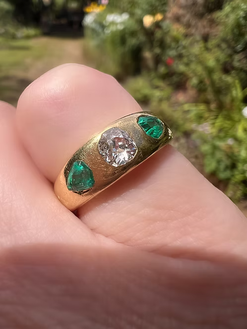 Emerald and Diamond Flush-Set