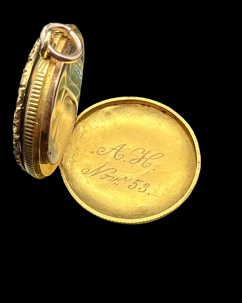 18 carat Victorian Locket Pendant