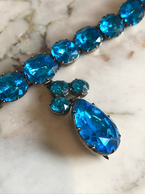 Electric Blue Paste Collar