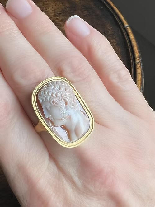 Princely Cameo