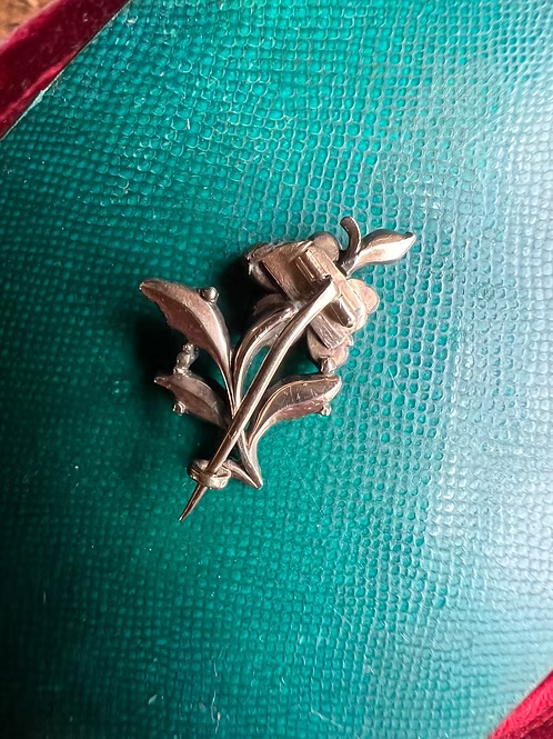 Diamond Sprig Lacepin