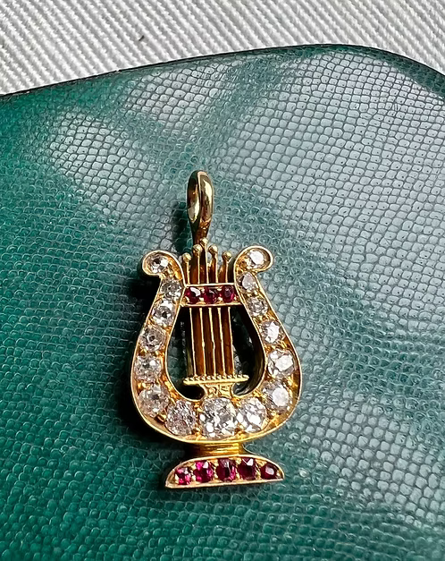 Diamond and Ruby Lyre